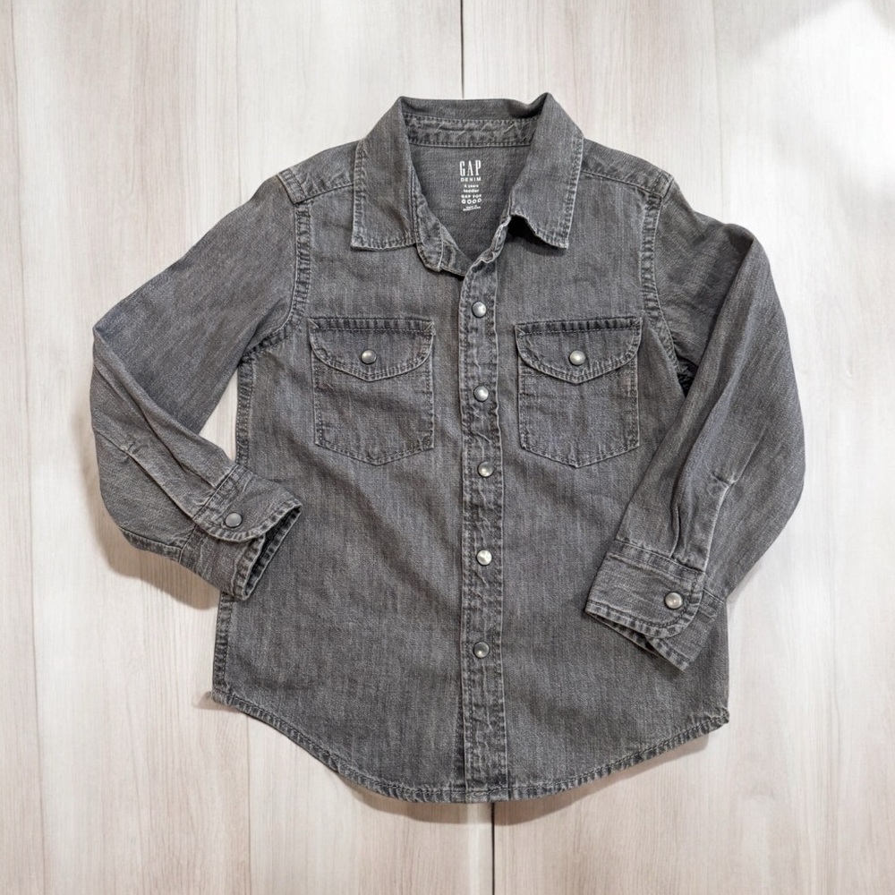 NWT Baby Gap Long Sleeve Pearl Snap Denim Shirt - Toddler Size 4 years